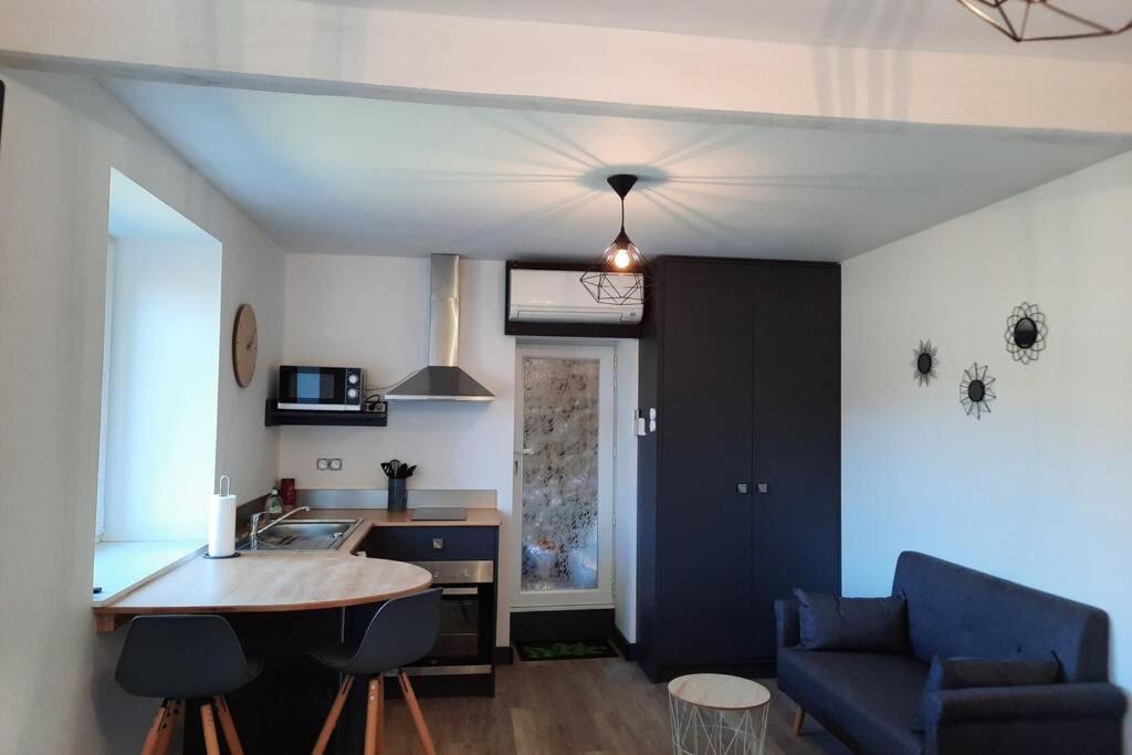 Studio avec vue sur la vezere Uzerche Exterior foto